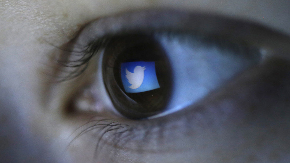 twitter eye