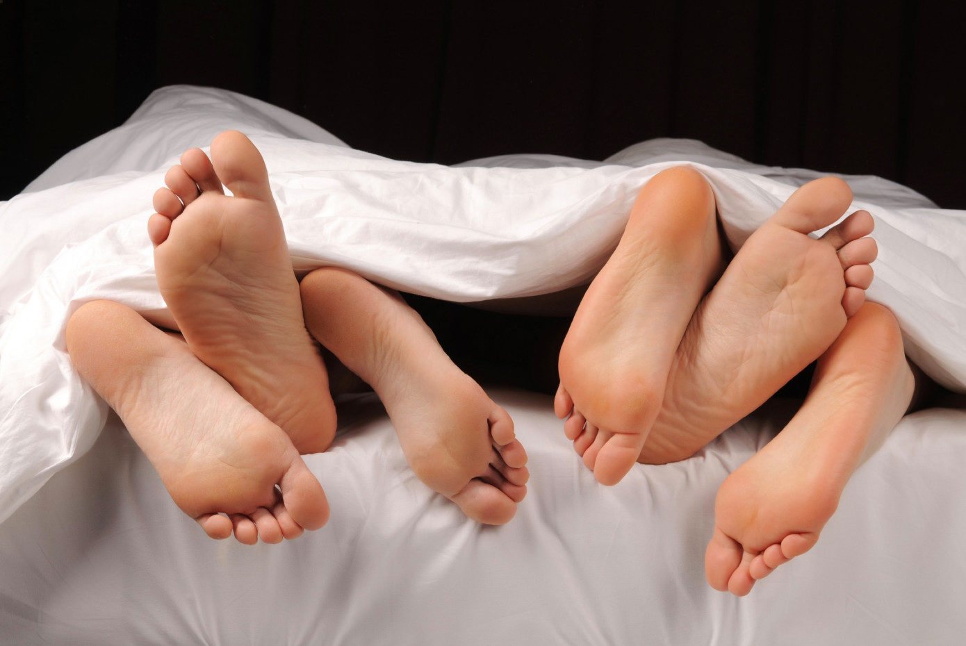 feet in bed