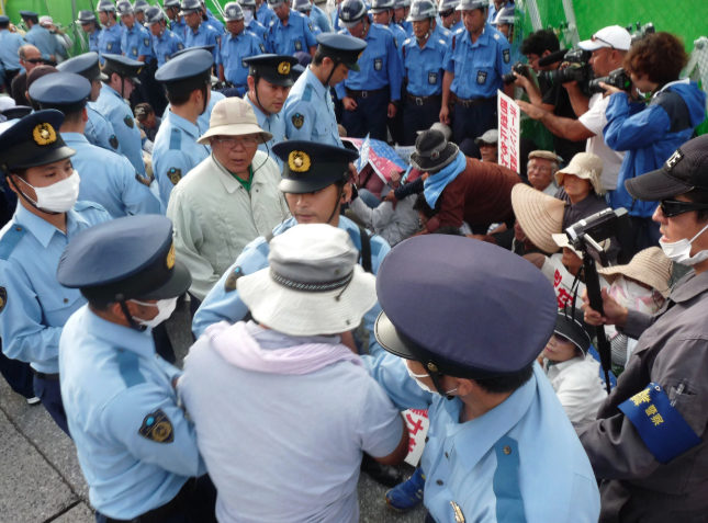 Click to enlarge protestors