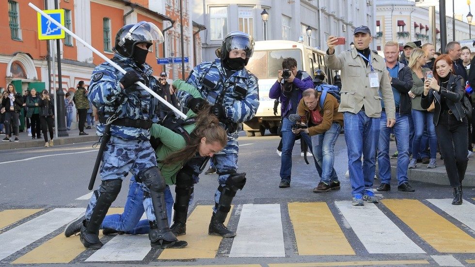 Click to enlarge rally moscow