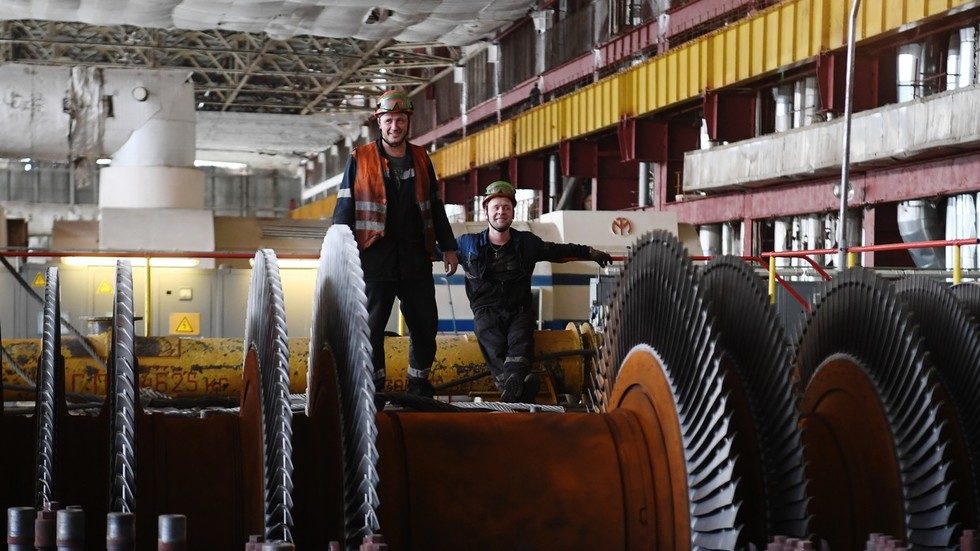 Click to enlarge russian workers
