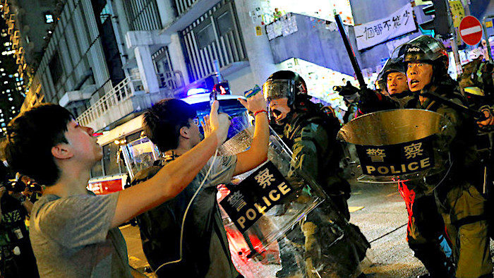 Click to enlarge Riot police/Hong Kong