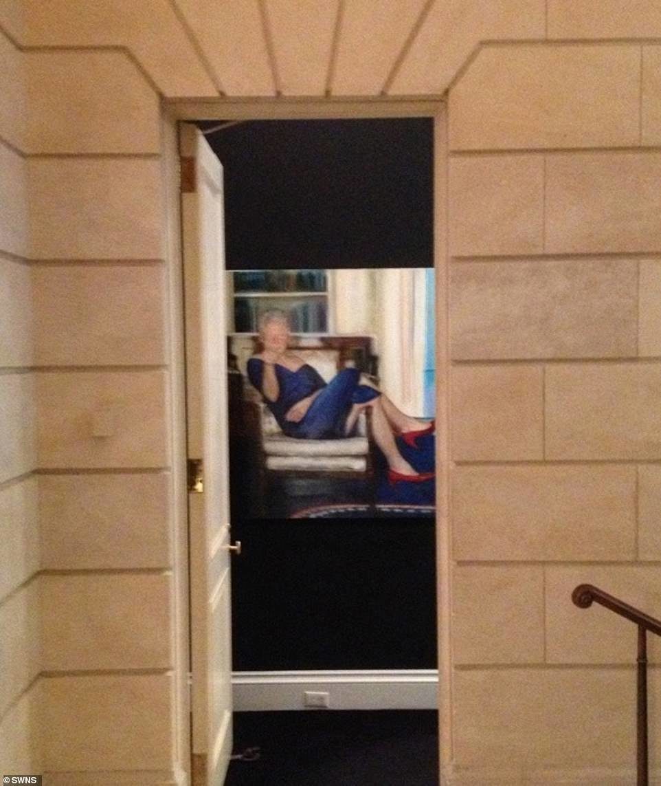 Click to enlarge bill clinton blue dress