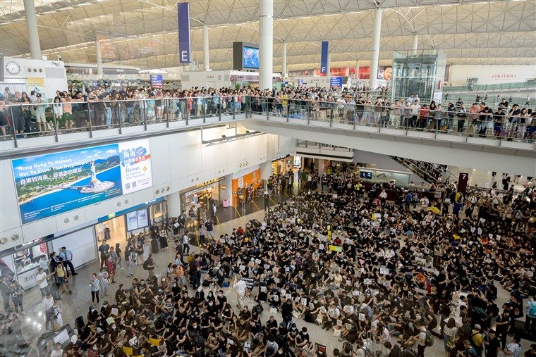 Click to enlarge hong kong protest airport
