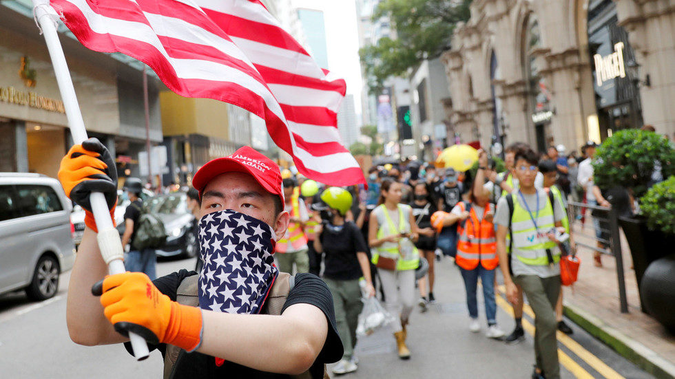 hong kong protesters american flag