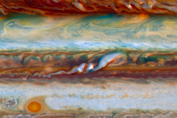 closeup plumes jupiter