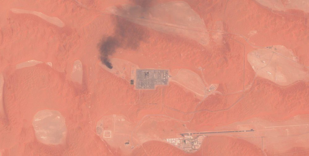 Click to enlarge Saudi houthis oilfield drone
