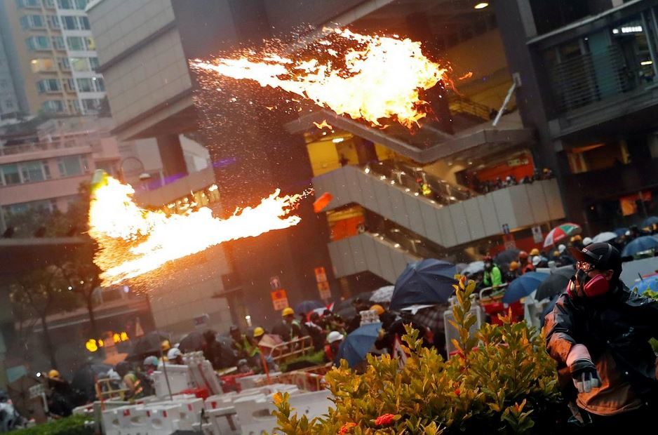 Click to enlarge riots Hong Kong