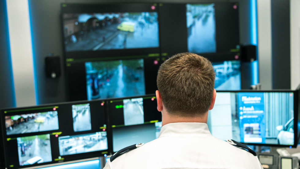 Click to enlarge surveillance police video