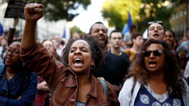 Click to enlarge Protesters brexit