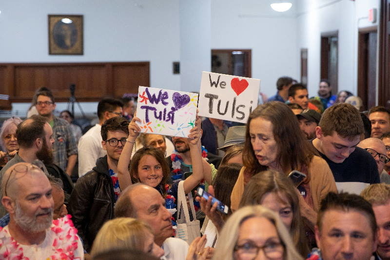 Click to enlarge tulsi gabbard rally