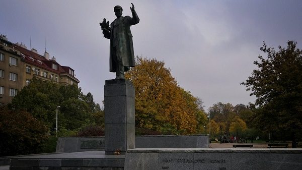 Statue