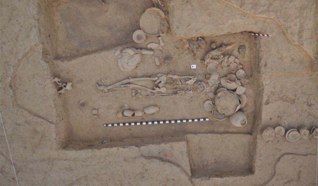 Click to enlarge indus tomb skeleton