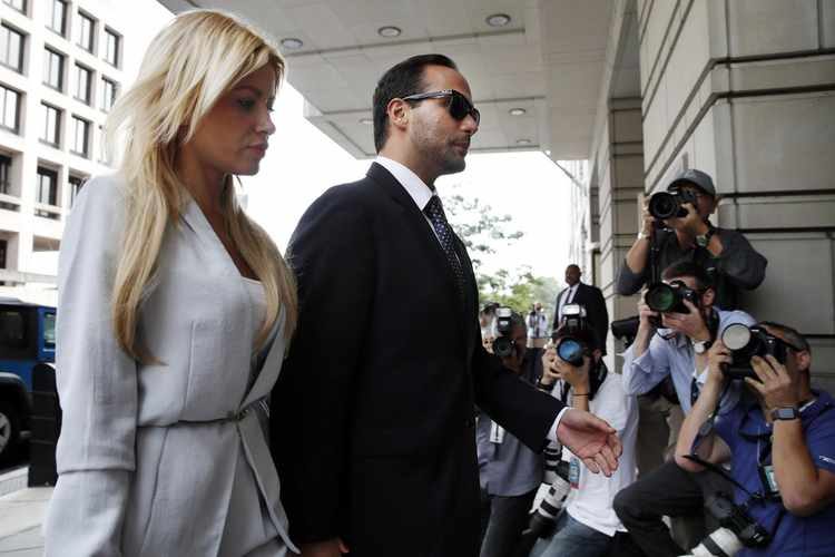 Click to enlarge George Papadopoulos wife court