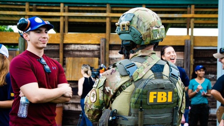 fbi agent