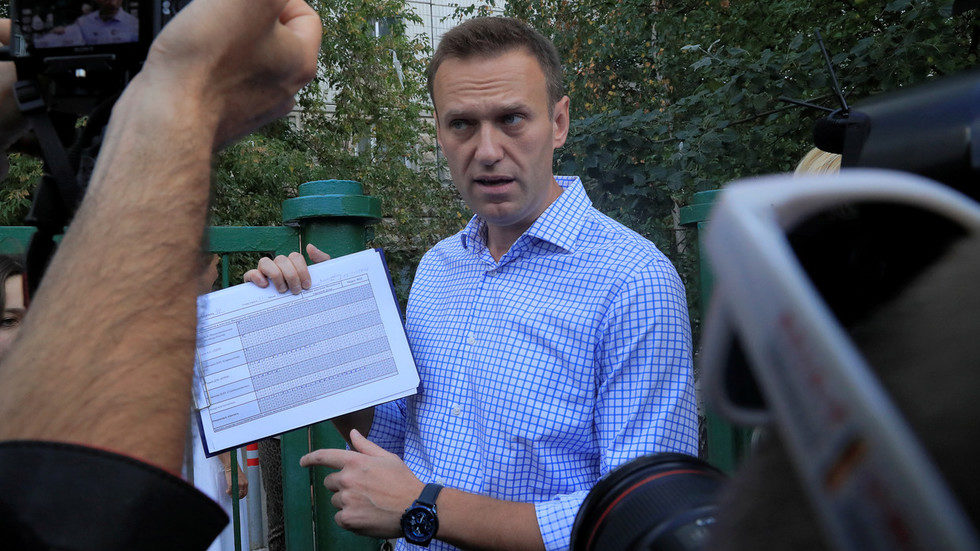 Click to enlarge Navalny