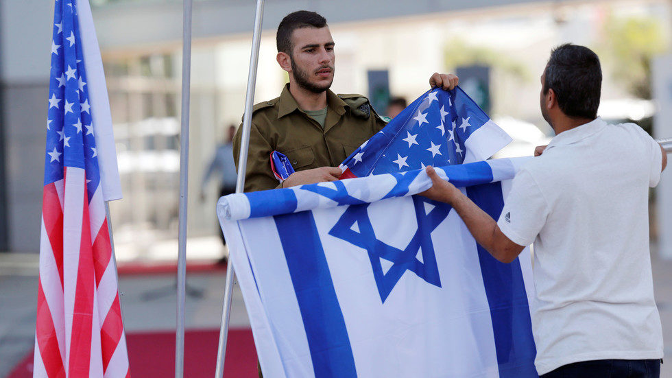 us israeli flags soldier