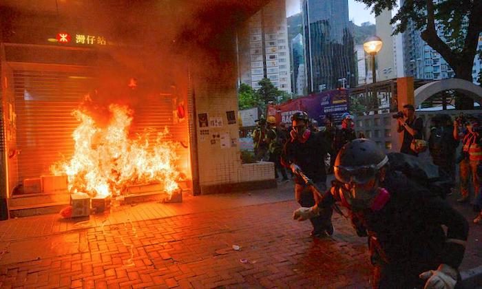 Click to enlarge Hong Kong protesters