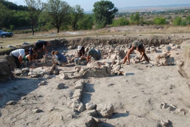 Click to enlarge Surovoro Chalcolithic Settlement