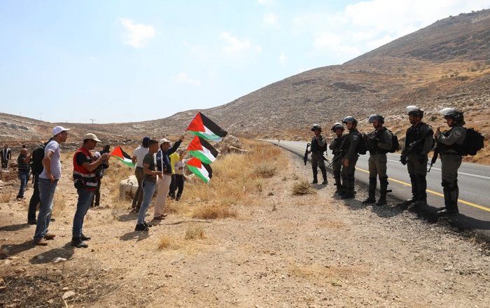 Click to enlarge Palestinians demonstrators