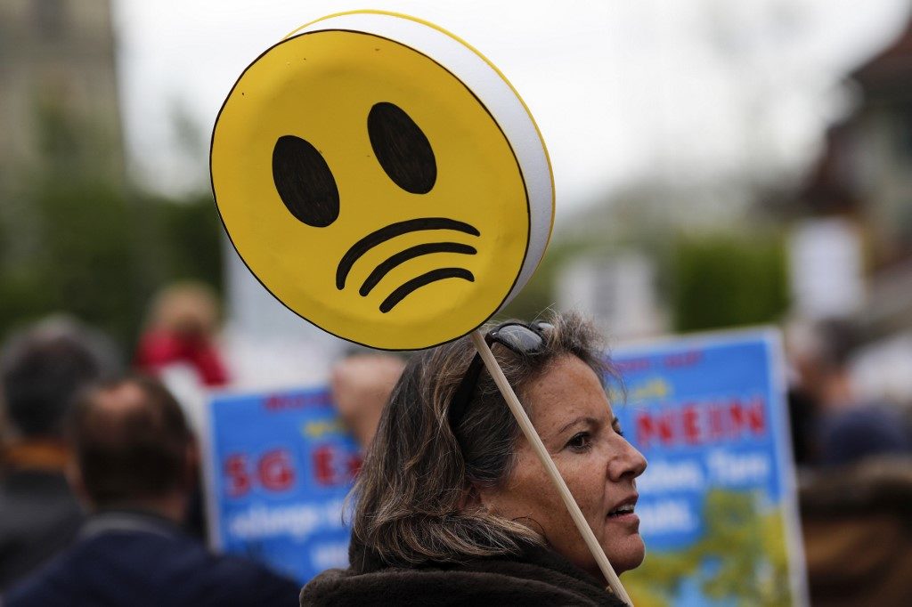 Click to enlarge Bern 5G protest