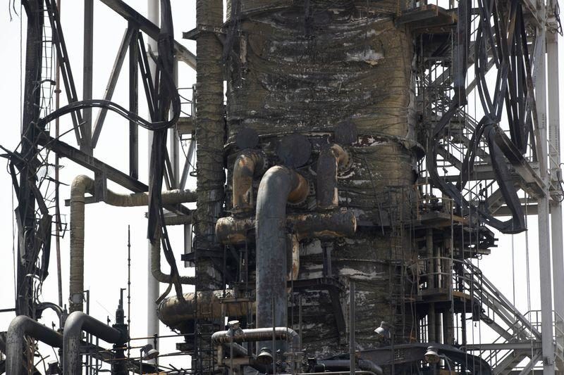 Click to enlarge saudi oil field air strike
