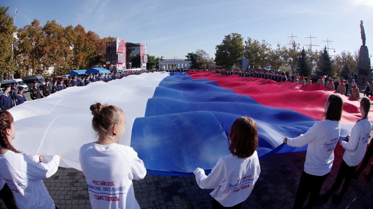 Click to enlarge crimea celebration Russia