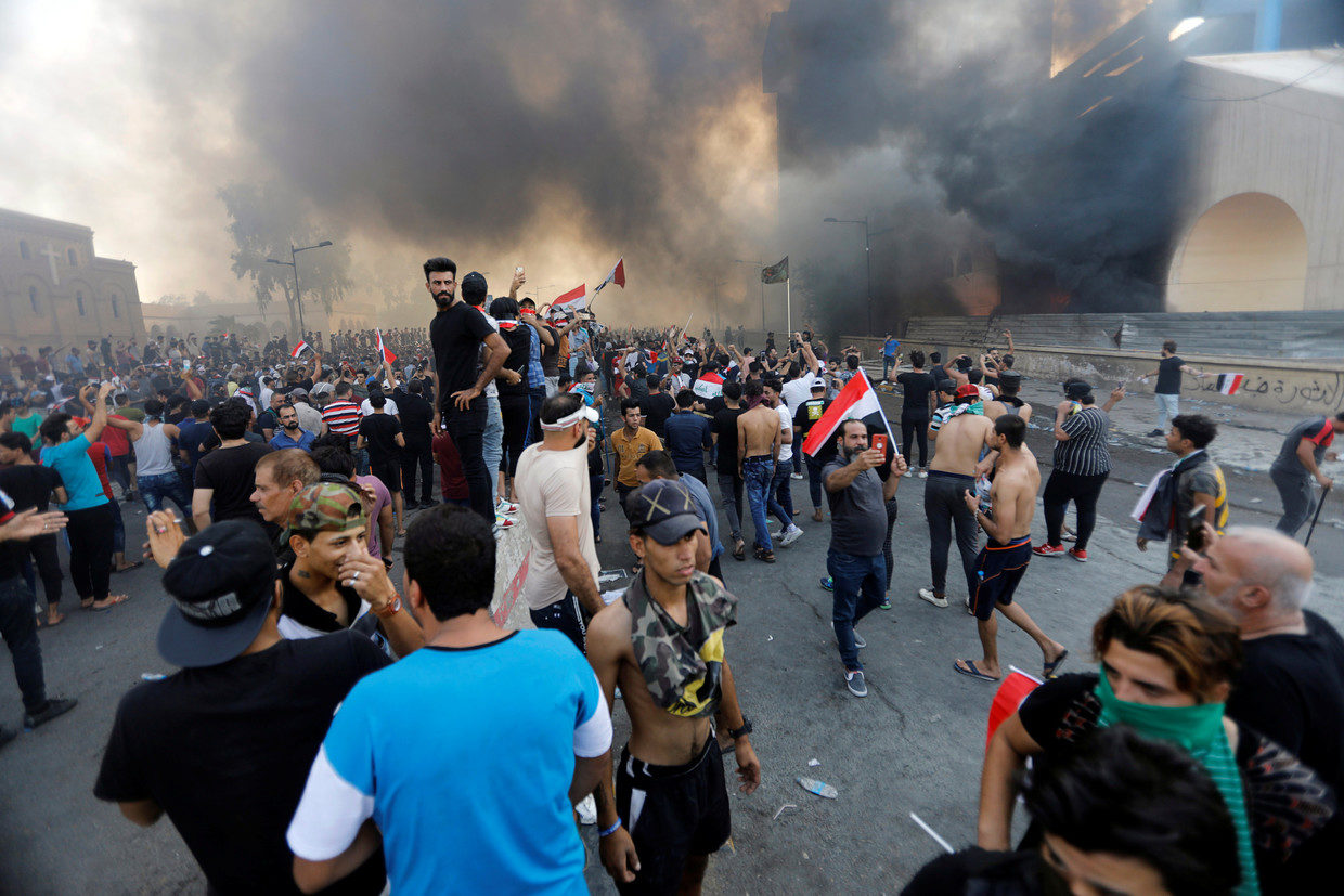 Click to enlarge protest baghdad green zone