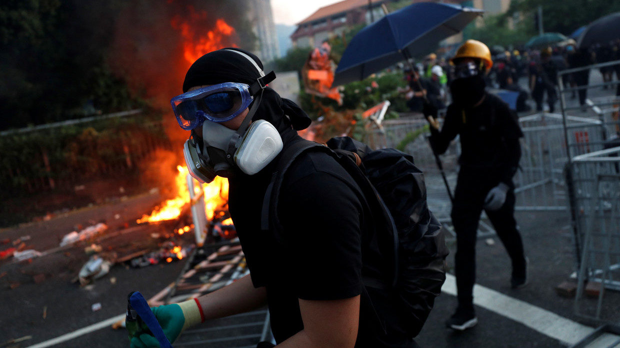 protester hong kong molotov cocktail