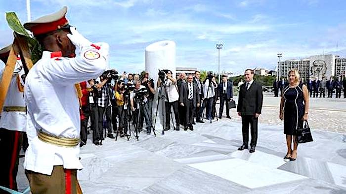 Click to enlarge Medvedev in cuba