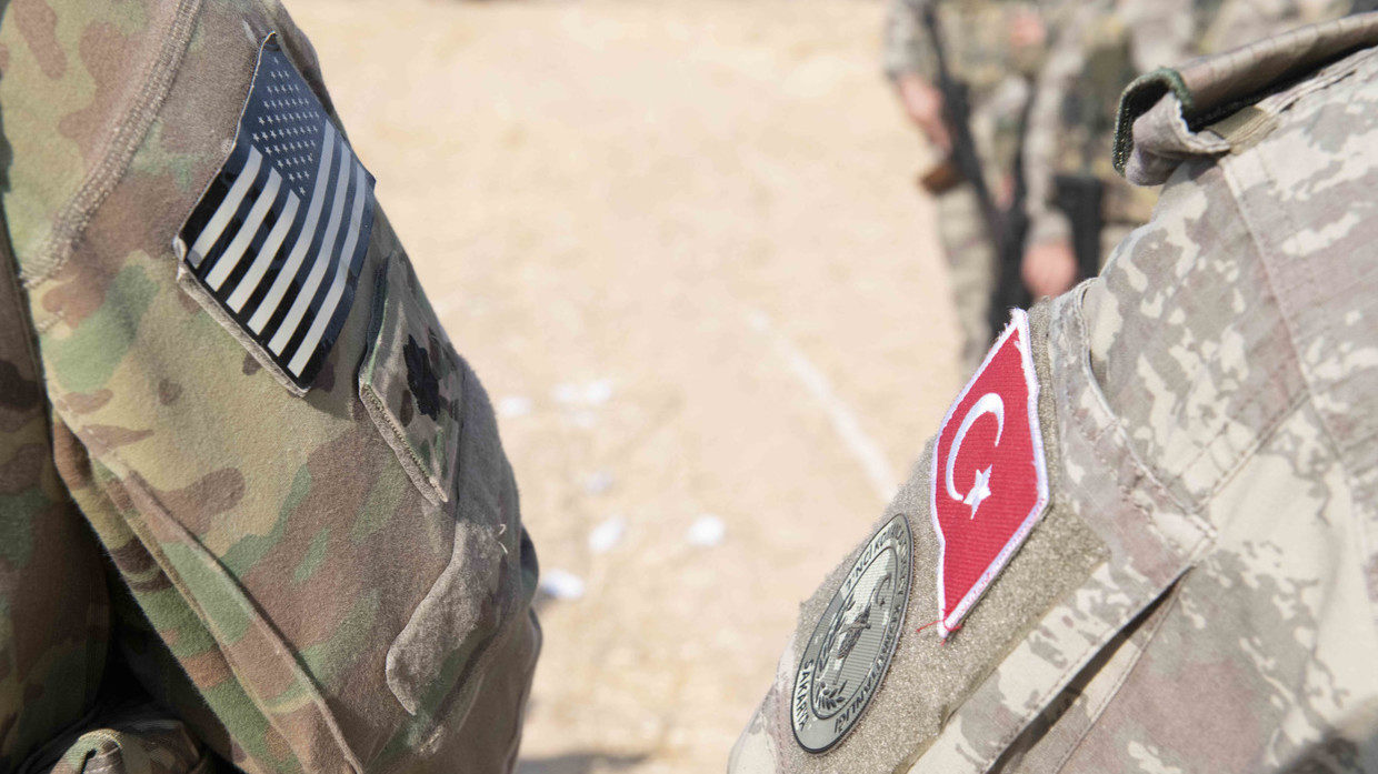 soldiers turkey US flags patches syria