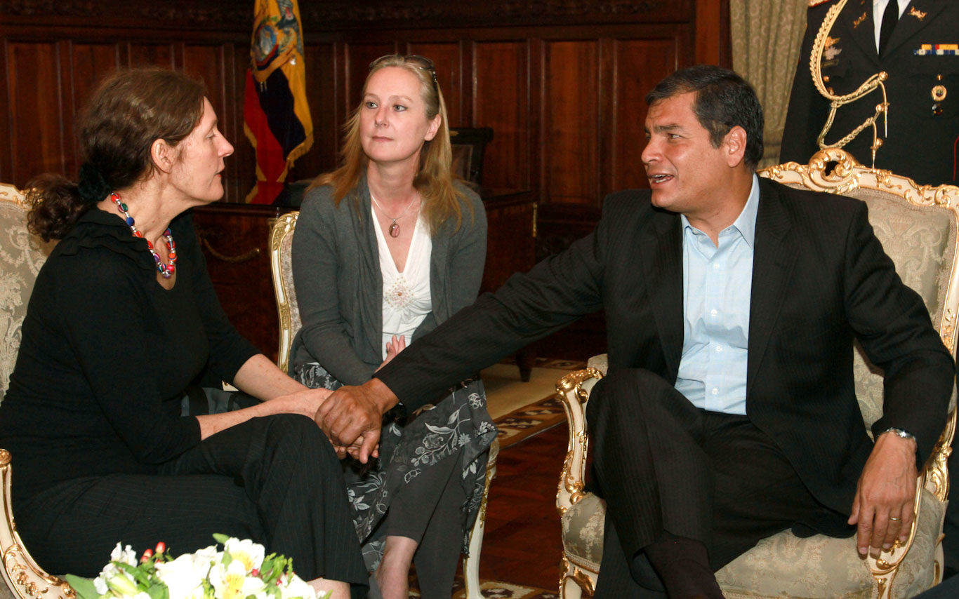 Click to enlarge Correa Ecuador Assange mother
