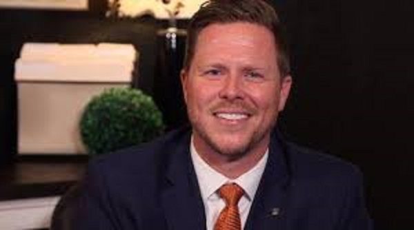 Arizona official