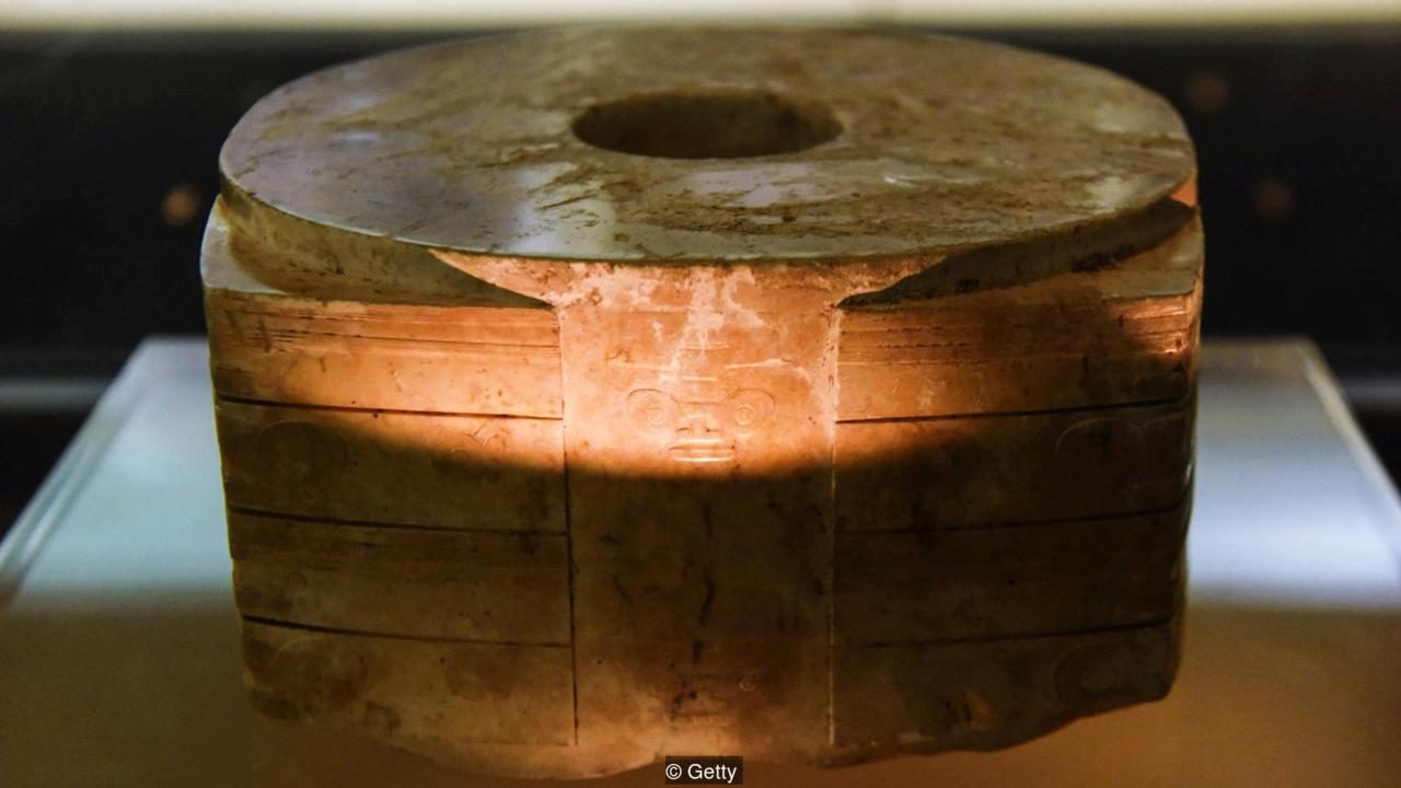 Click to enlarge jade cylinder