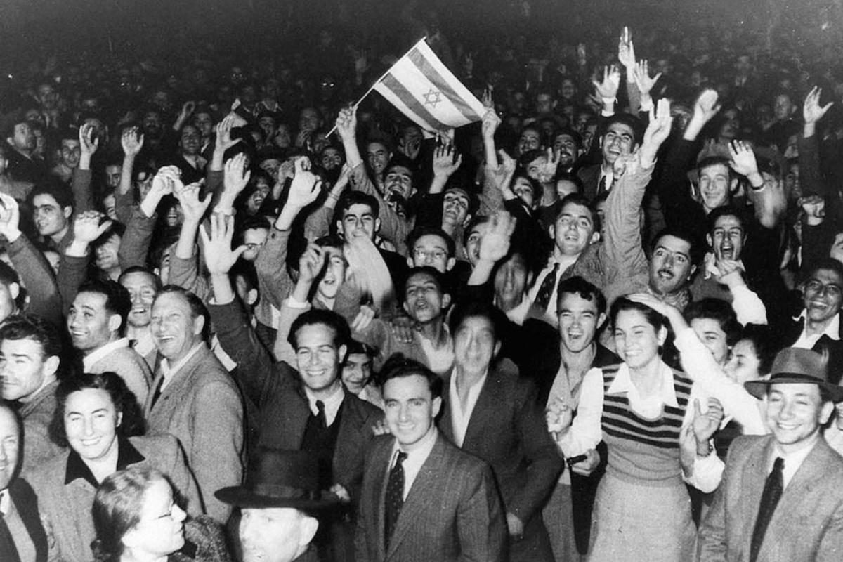 Click to enlarge Residents of Tel Aviv celebrating the passage of Resolution 181, November 29, 1947