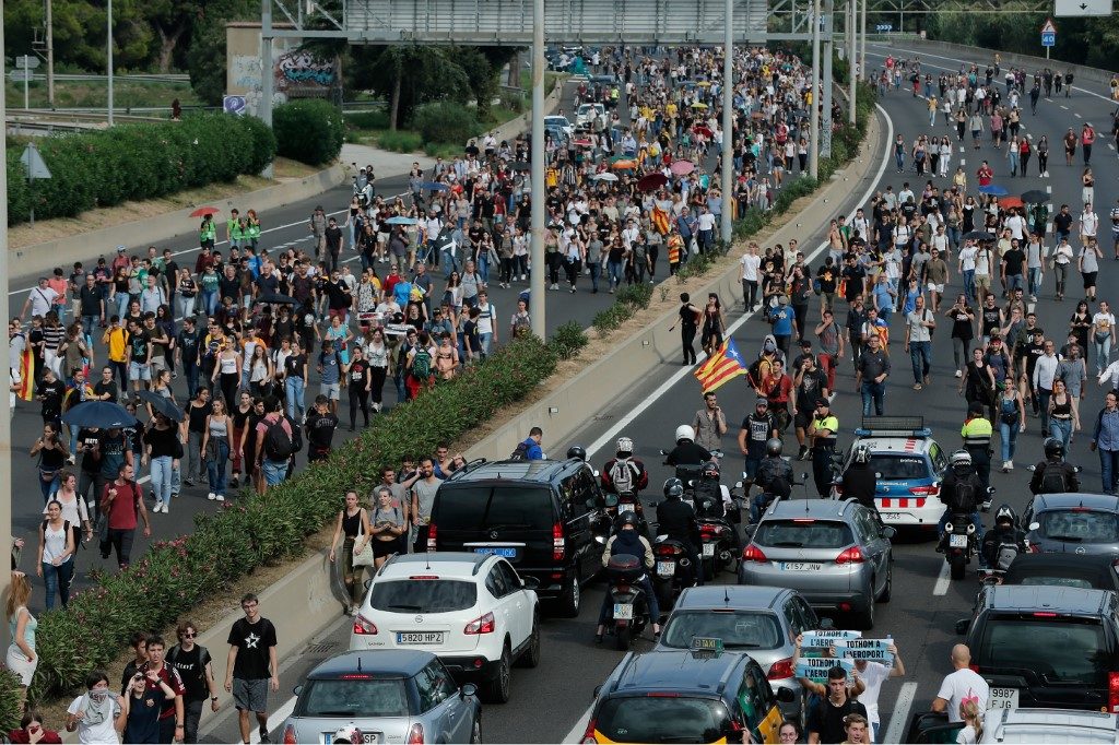 barcelona airport protest