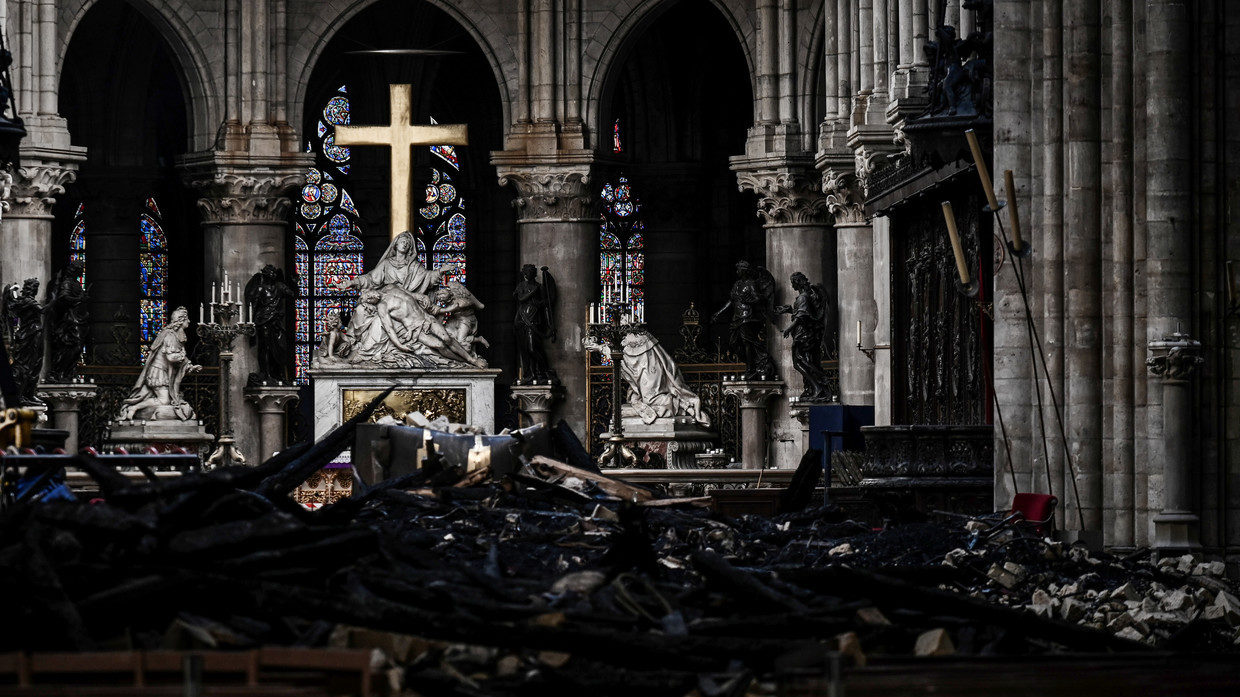 Click to enlarge notre dame fire