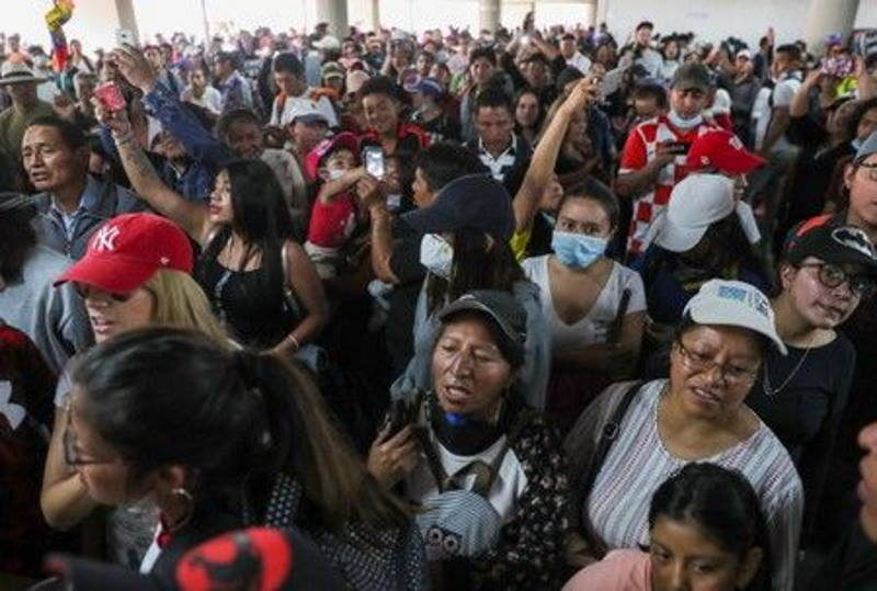 Click to enlarge peru natives protest fuel tax