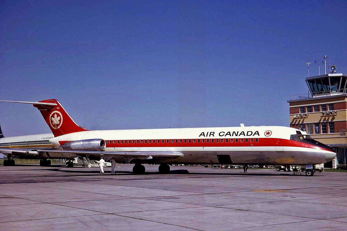 air canada jet plane