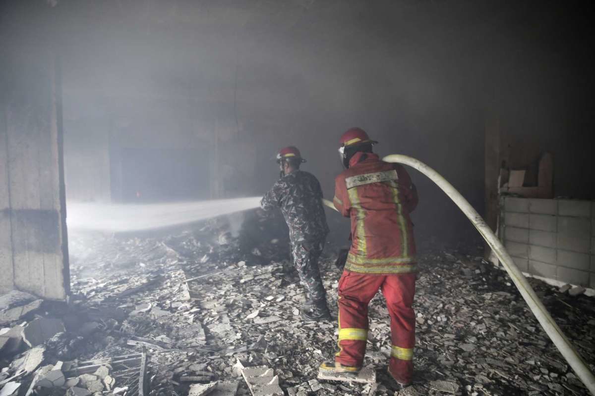 Click to enlarge fire fighters lebanon wildfires