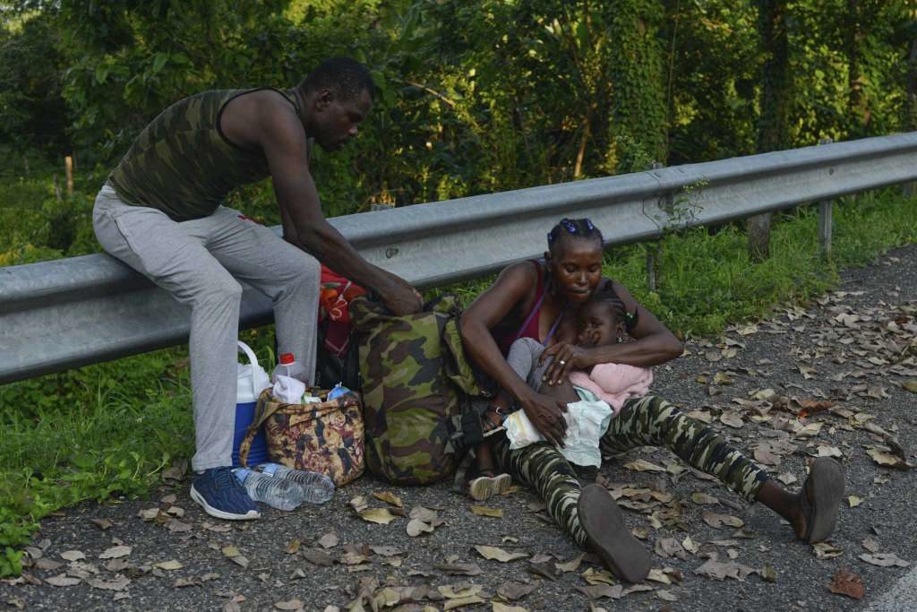 Click to enlarge migrants mexico October 2016