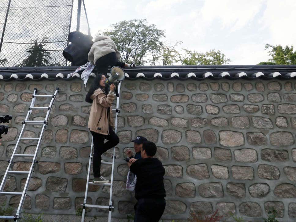 Click to enlarge South Korean student