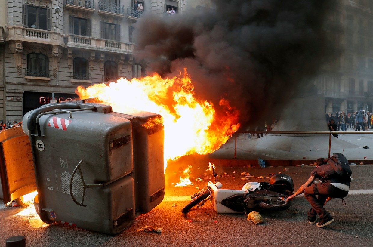 Click to enlarge Barcelona March Freedom