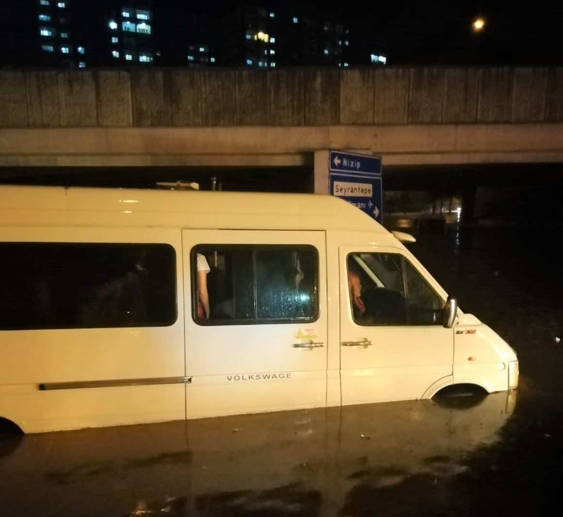 Click to enlarge Floods swamped roads and stranded vehicles in Gaziantep, southern Turkey, 20 October 2019.