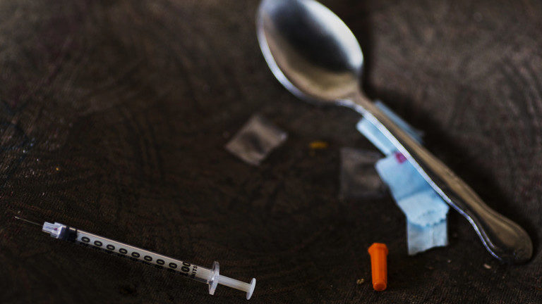 Click to enlarge syringe and spoon