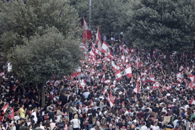 Click to enlarge lebanon protest