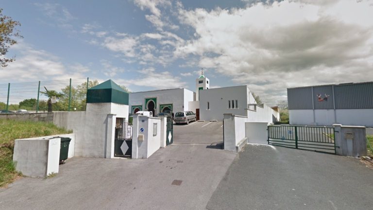 Click to enlarge Mosque at Bayonne