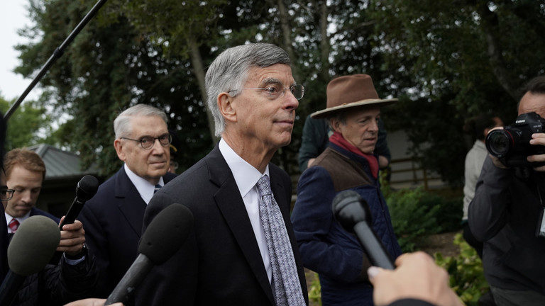 Click to enlarge Former US ambassador to Ukraine William Taylor