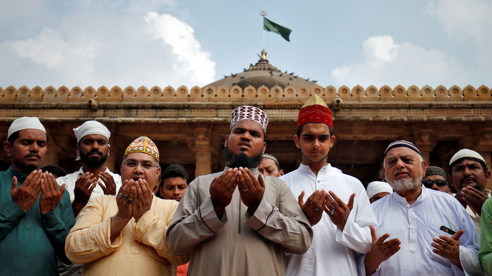 Muslims pray in Ayodhya