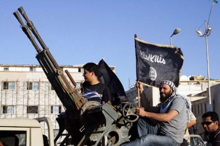 Click to enlarge Al-Qaeda flags